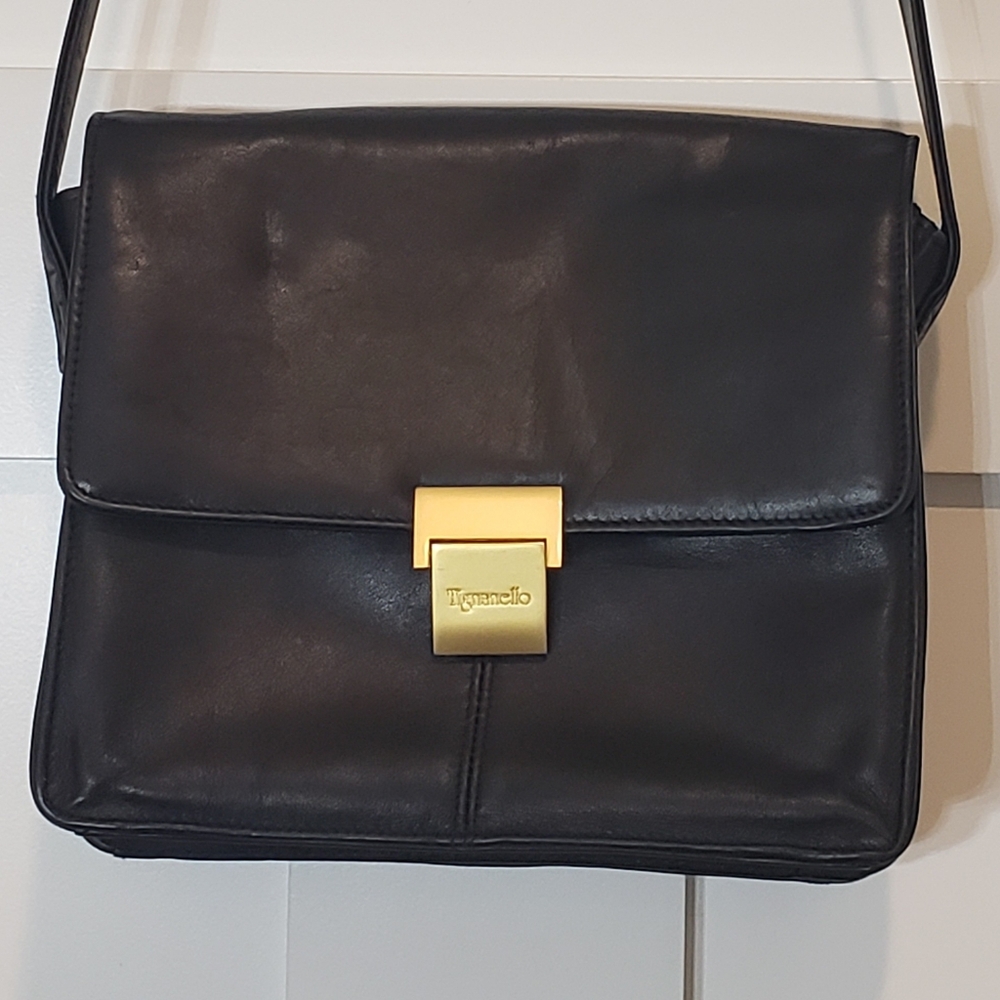 Tignanello Vintage Black Crossbody Organizer Messenger Style Magnetic Cl… - Picture 2 of 16